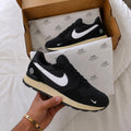 NIKE INTERNACIONAL NEGRO